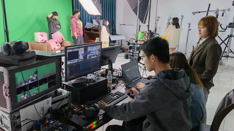 选择AE模板素材网站时，首先要关注网站的信誉度。可以通过以下方式判断：